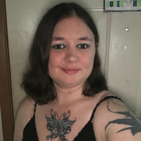 Meet your Posher, Steph - Picture 3 of 4